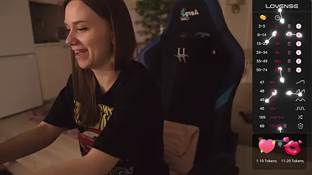 Snapshot of alexa_feels_ chatting on September 19, 2025, 4:22 pm alexa feels online show from September 19, 2025, 4:22 pm