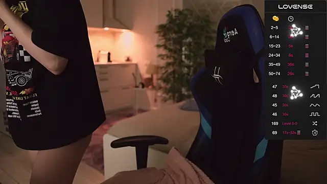 Snapshot of alexa_feels_ chatting on October 4, 2025, 6:09 pm alexa feels online show from October 4, 2025, 6:09 pm