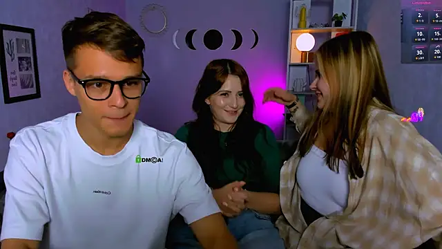 catherine kitty online show from September 12, 2025, 7:13 pm