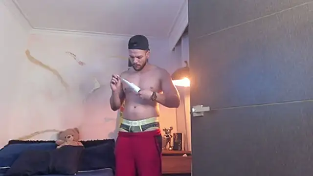 bakersboyssexys online show from March 10, 2026, 1:31 am