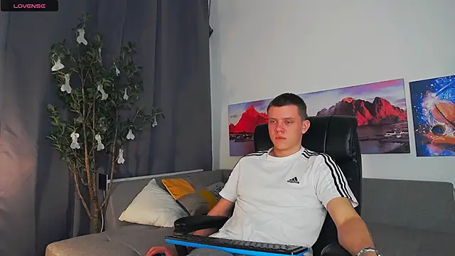 Ryker Seen online show from March 18, 2025, 12:19 am