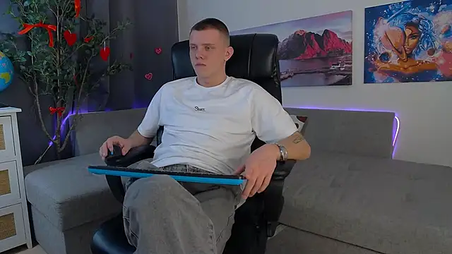 Ryker Seen online show from February 13, 2025, 1:37 pm