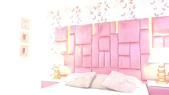 ArianaFranco online show from June 17, 2026, 1:32 pm