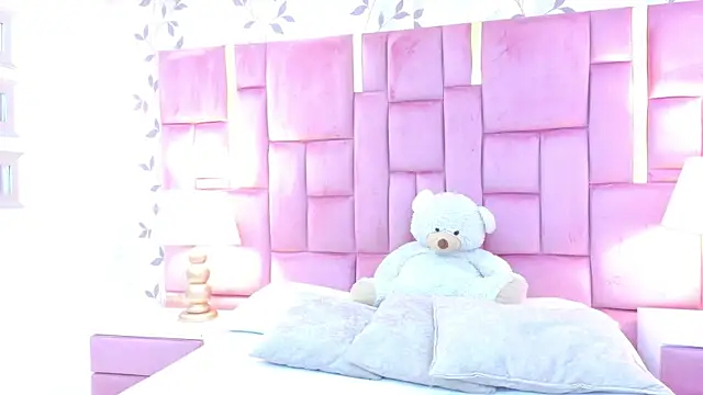 Snapshot of ArianaFranco chatting on August 1, 2026, 1:09 pm ArianaFranco online show from August 1, 2026, 1:09 pm