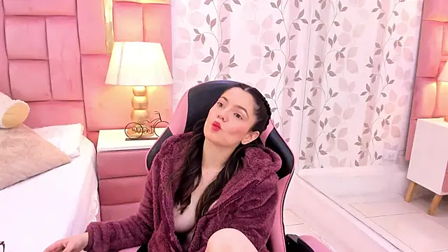 Snapshot of ArianaFranco chatting on February 15, 2026, 12:26 pm ArianaFranco online show from February 15, 2026, 12:26 pm