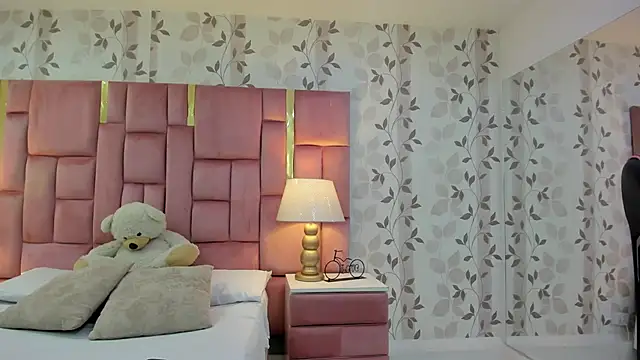 Snapshot of ArianaFranco chatting on March 3, 2026, 12:56 pm ArianaFranco online show from March 3, 2026, 12:56 pm