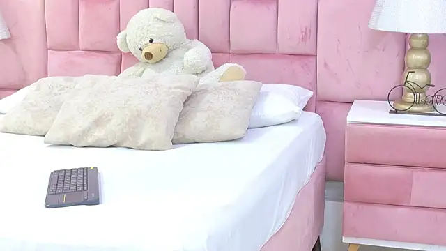 Snapshot of ArianaFranco chatting on July 15, 2026, 12:56 pm ArianaFranco online show from July 15, 2026, 12:56 pm