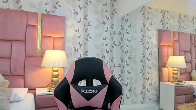 Snapshot of ArianaFranco chatting on March 10, 2026, 1:15 pm ArianaFranco online show from March 10, 2026, 1:15 pm