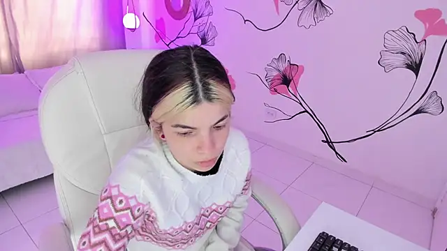 Isabela Fiorelli online show from October 11, 2025, 1:23 pm