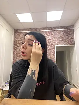 MaeveMoon online show from January 15, 2026, 6:55 pm