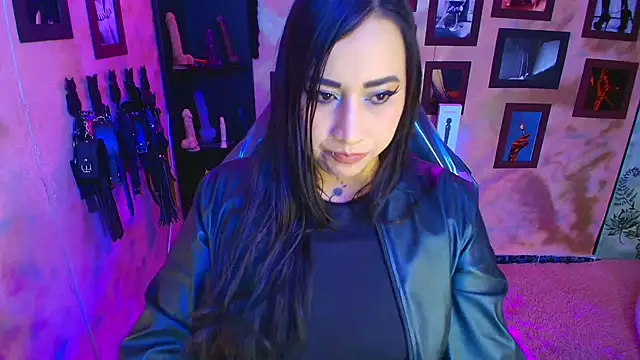 cherryy bombshelll online show from January 15, 2026, 4:32 pm