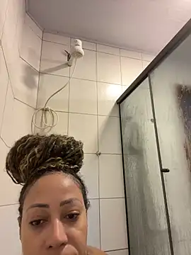 Snapshot of dianagolley420 chatting on March 17, 2025, 1:18 pm dianagolley420 online show from March 17, 2025, 1:18 pm