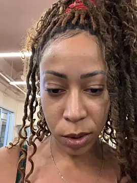 Snapshot of dianagolley420 chatting on February 6, 2025, 9:28 pm dianagolley420 online show from February 6, 2025, 9:28 pm