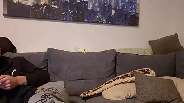 ademandjulia online show from November 14, 2025, 8:34 pm