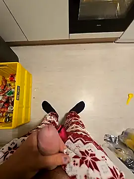 ademandjulia online show from October 7, 2025, 4:02 am