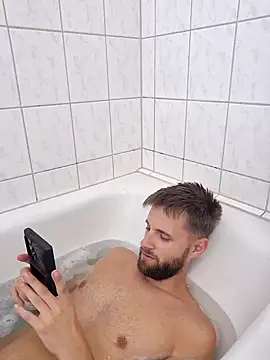 ademandjulia online show from September 30, 2025, 12:55 pm