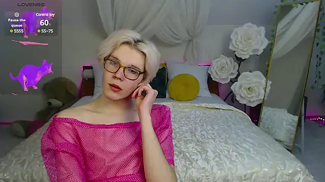LouiseCoke online show from March 19, 2025, 11:14 pm