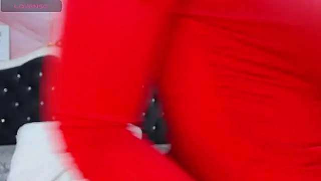 LindaBird online show from October 10, 2025, 7:58 pm