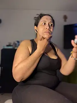 Carola-Ross online show from October 28, 2025, 5:34 pm