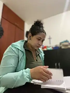 Carola-Ross online show from February 4, 2026, 5:30 pm