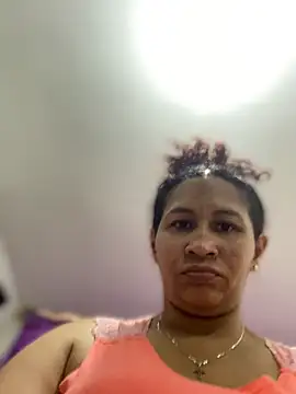 Snapshot of Carola-Ross chatting on June 5, 2026, 5:29 pm Carola-Ross online show from June 5, 2026, 5:29 pm