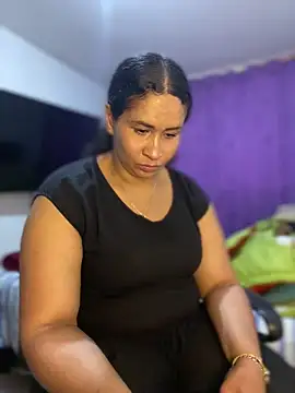Snapshot of Carola-Ross chatting on May 31, 2026, 6:09 pm Carola-Ross online show from May 31, 2026, 6:09 pm
