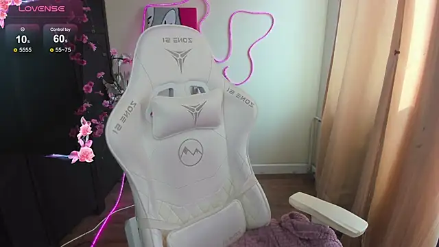 EvelinaLuu online show from March 29, 2026, 3:30 am