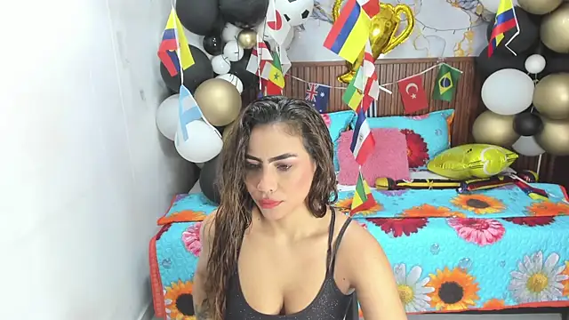 Holly 22 online show from July 3, 2026, 11:06 am