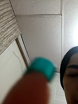 kimbadazz online show from March 18, 2025, 4:29 am