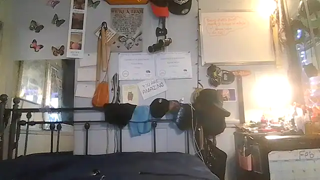 Snapshot of ShysluutGia chatting on February 18, 2026, 5:38 am ShysluutGia online show from February 18, 2026, 5:38 am