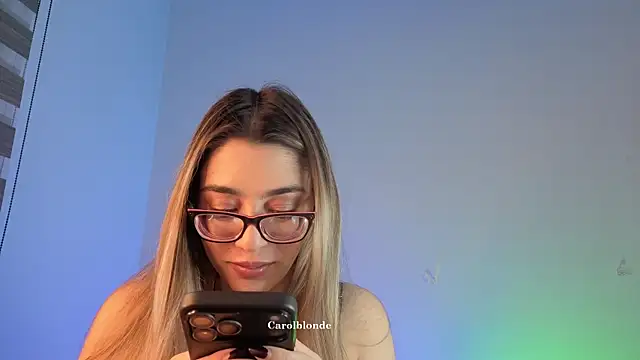 Carolblonde online show from August 5, 2026, 5:23 am