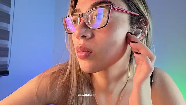 Carolblonde online show from July 11, 2026, 5:30 am