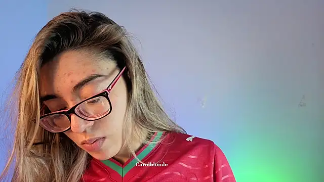 Carolblonde online show from July 6, 2026, 8:55 pm