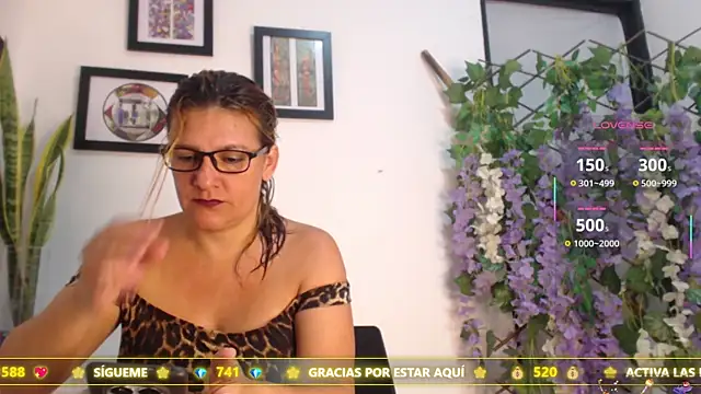 StephyJones1 online show from July 17, 2026, 9:34 pm