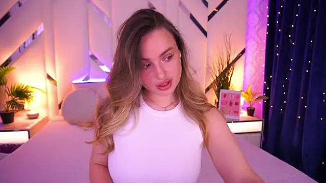 Snapshot of LindsieGreyy chatting on February 23, 2026, 8:26 am LindsieGreyy online show from February 23, 2026, 8:26 am