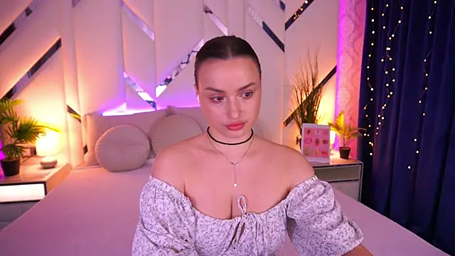 Snapshot of LindsieGreyy chatting on February 15, 2026, 8:46 am LindsieGreyy online show from February 15, 2026, 8:46 am