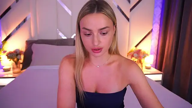 Snapshot of LindsieGreyy chatting on July 19, 2026, 12:57 pm LindsieGreyy online show from July 19, 2026, 12:57 pm