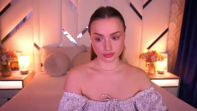 Snapshot of LindsieGreyy chatting on April 1, 2026, 6:59 am LindsieGreyy online show from April 1, 2026, 6:59 am