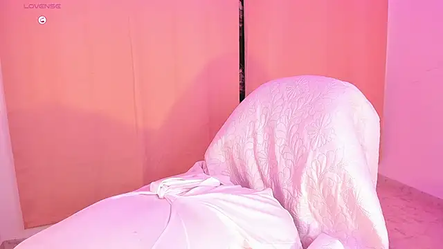 Nataylayla online show from March 7, 2026, 9:20 pm