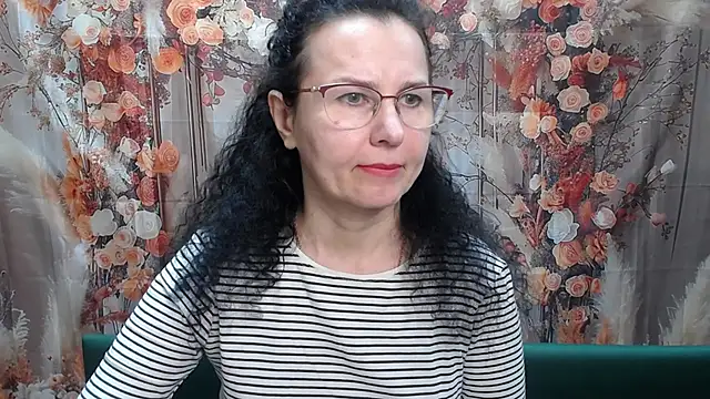 Miroslava Happi online show from April 26, 2026, 5:49 am
