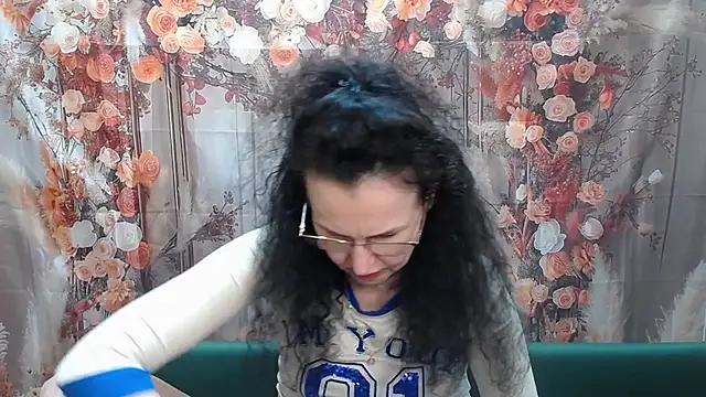 Miroslava Happi online show from May 9, 2026, 5:55 am