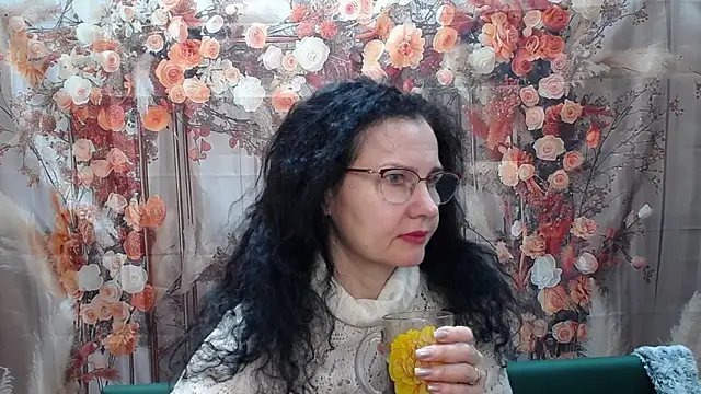 Miroslava Happi online show from April 10, 2026, 5:58 am