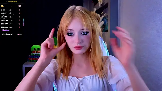 Hisoka akerley online show from September 19, 2025, 4:33 pm