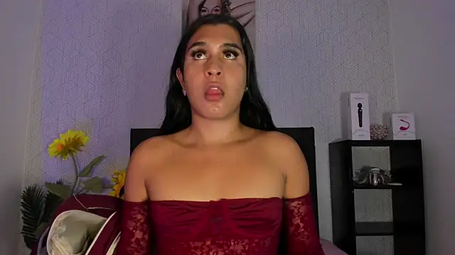 Snapshot of Selena_fox7 chatting on May 18, 2026, 3:28 am Selena fox7 online show from May 18, 2026, 3:28 am