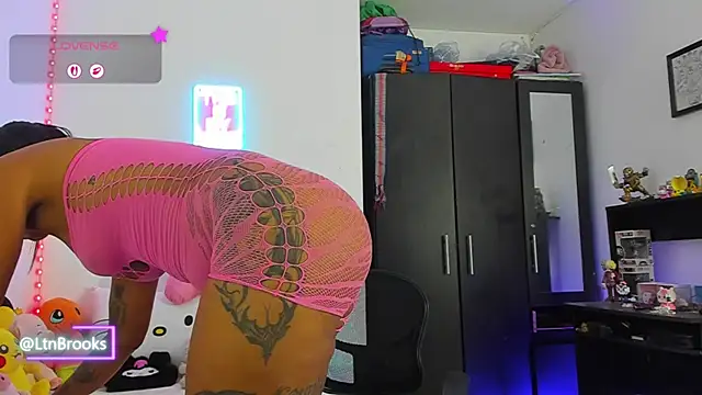 Annaa Brooks online show from November 6, 2025, 11:20 pm