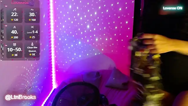 Annaa Brooks online show from March 10, 2025, 4:38 am