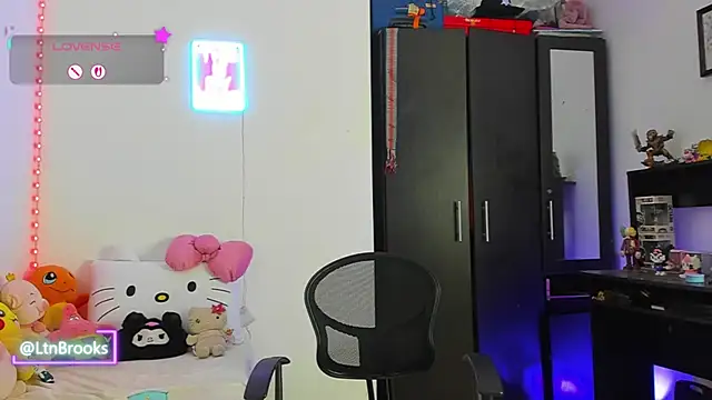 Annaa Brooks online show from November 5, 2025, 1:09 am