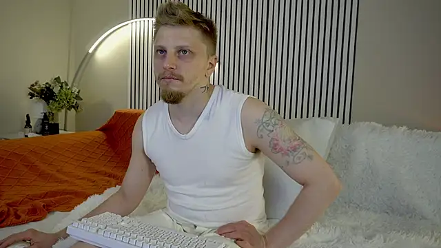 Saint Vicious online show from October 1, 2025, 8:24 pm