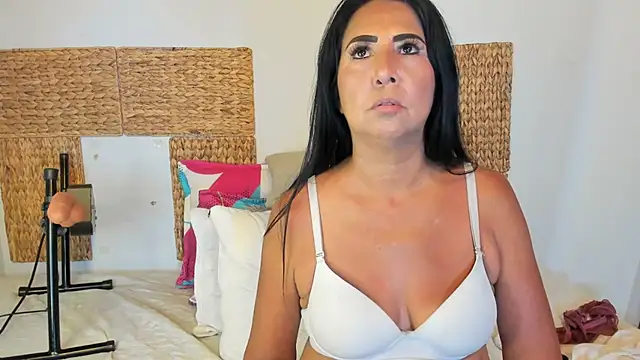 Jackiehmilf52 online show from July 28, 2026, 3:21 pm