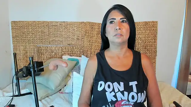Jackiehmilf52 online show from June 11, 2026, 2:25 pm